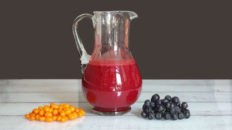 Energetizáló homoktövis- és aronia juice gyömbérrel, lime-mal és mézzel, fotó 5