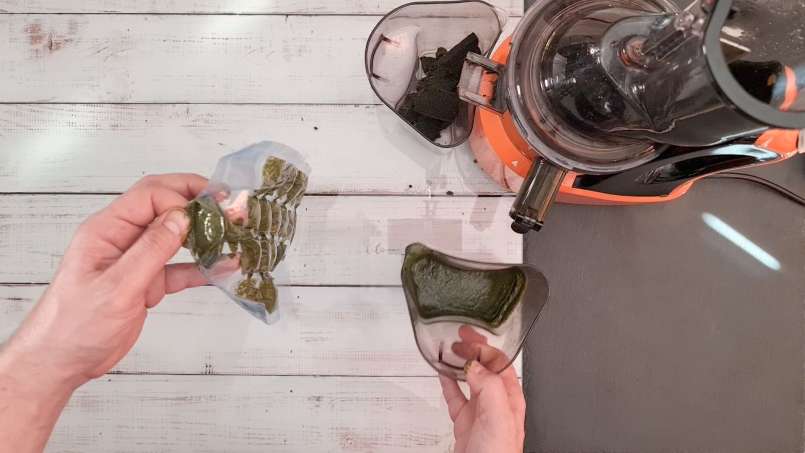 Fagyasztott csalánlé jégkockák, fotó 6